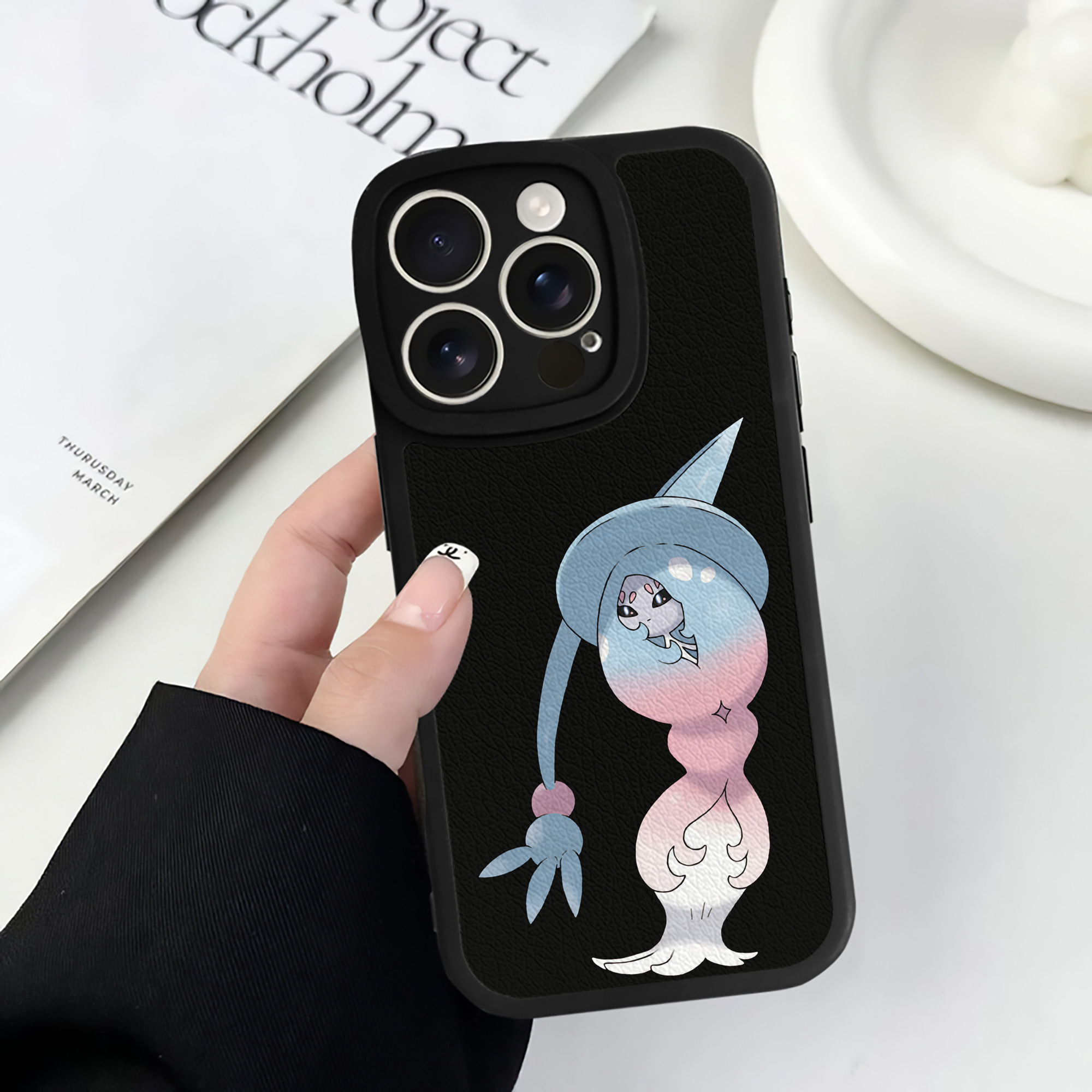 （画像用） ポケットモンスター Pokémon 【iPhone 16シリーズ対応】シリコンスマホケース（レザー調） 材質：シリコン